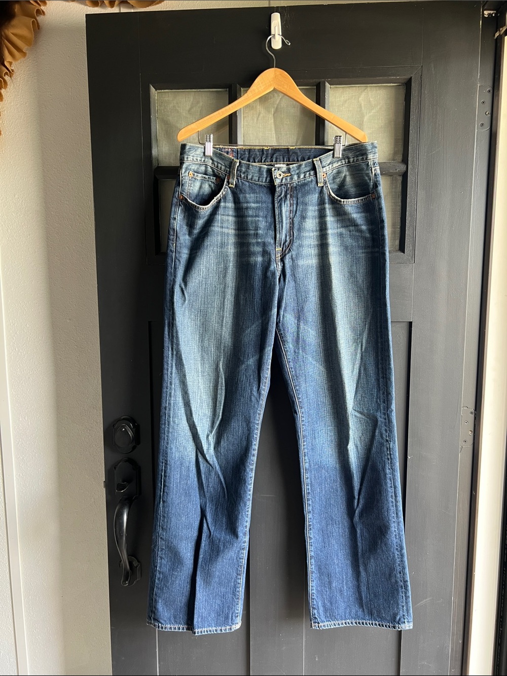 Lucky brand men’s 36 jeans fantastic condition